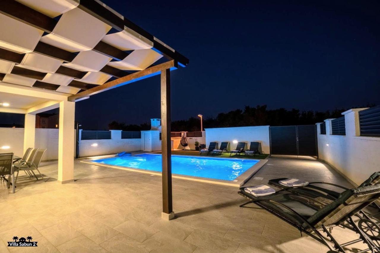 Villas Sabun - Modern House With Heated Pool Privlaka  Extérieur photo
