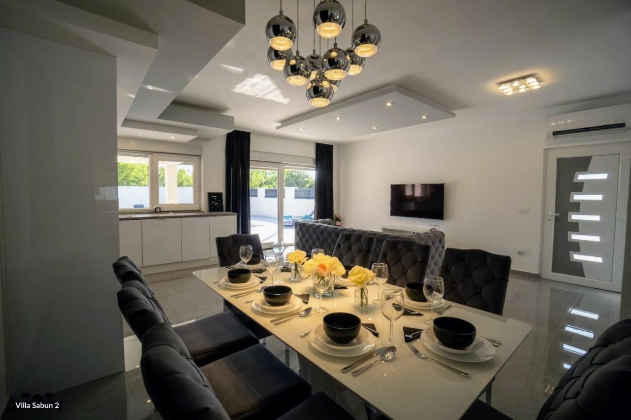 Villas Sabun - Modern House With Heated Pool Privlaka  Extérieur photo