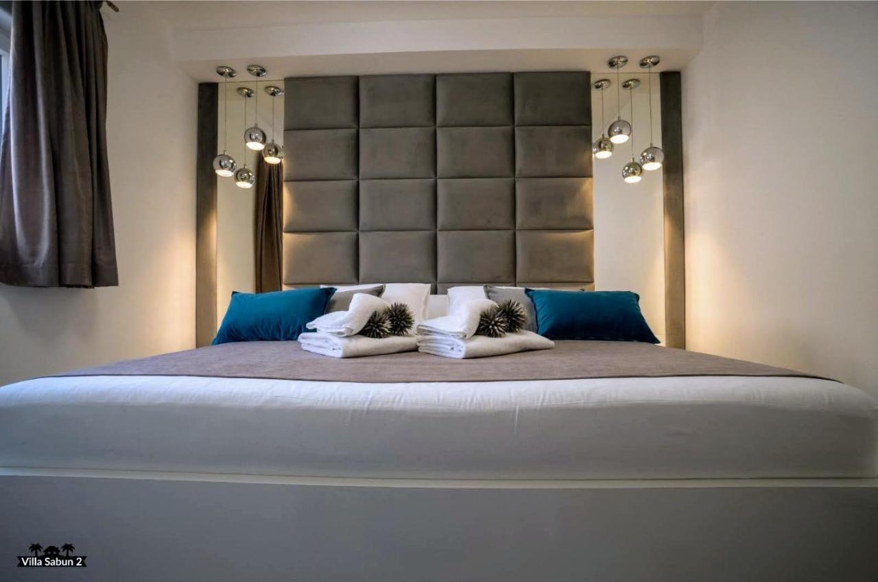 Villas Sabun - Modern House With Heated Pool Privlaka  Extérieur photo