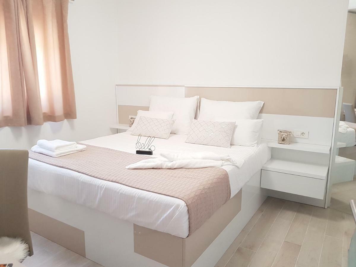 Villas Sabun - Modern House With Heated Pool Privlaka  Extérieur photo