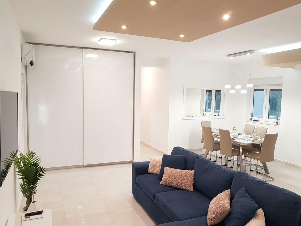 Villas Sabun - Modern House With Heated Pool Privlaka  Extérieur photo